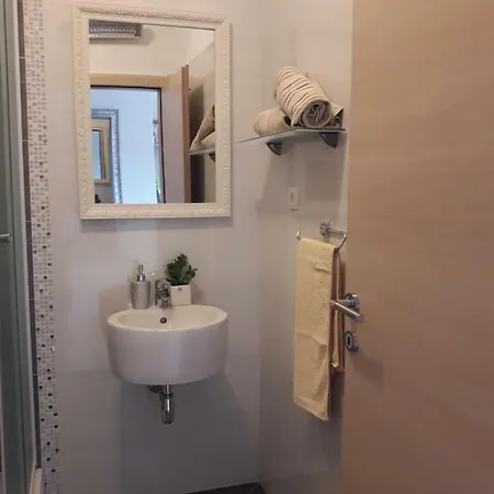 Tomo Хвар